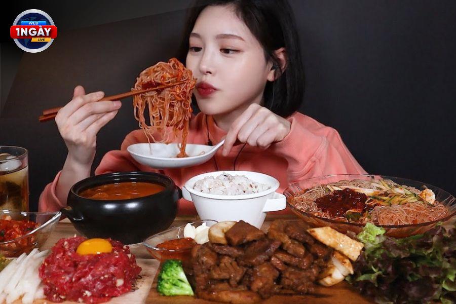 Mukbang: Cần Cân Nhắc Để Duy Trì Sức Khỏe